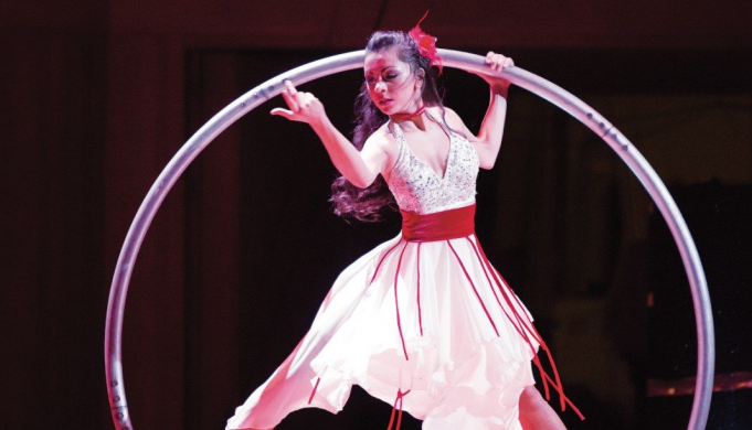 Cirque Musica: Holiday Wonderland at Honeywell Center